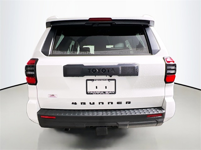Vehicle image 6 of 33