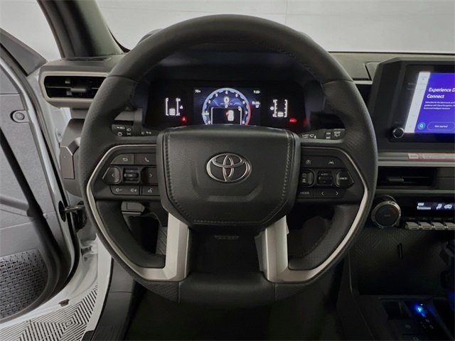 Vehicle image 16 of 33