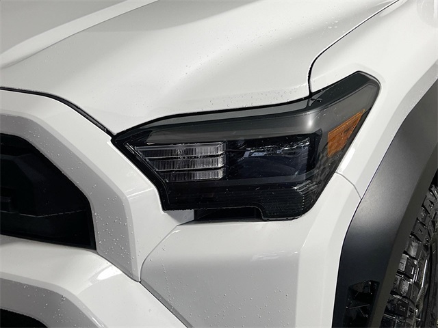 Vehicle image 22 of 33
