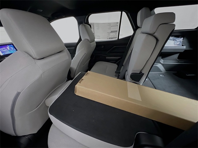 Vehicle image 14 of 33