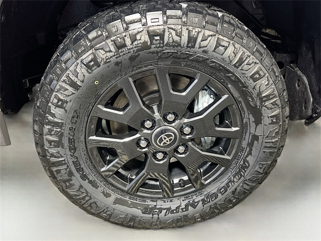 Vehicle image 9 of 33
