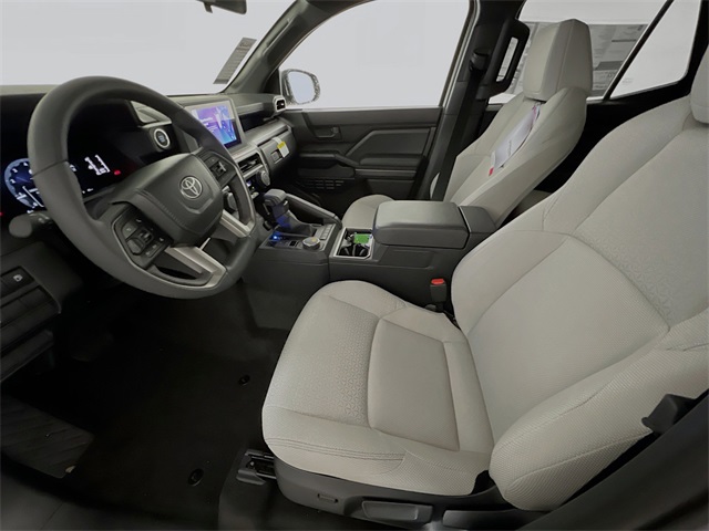 Vehicle image 26 of 33