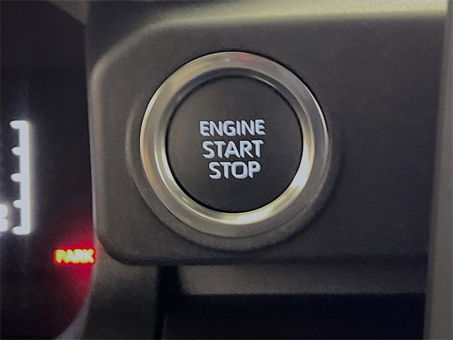 Vehicle image 18 of 33