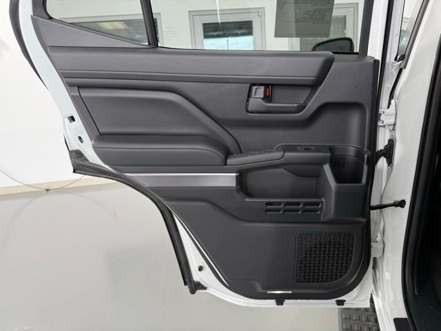 Vehicle image 37 of 56