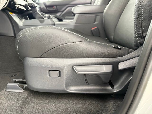 Vehicle image 27 of 56