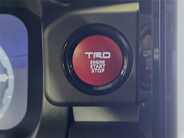 Vehicle image 18 of 33