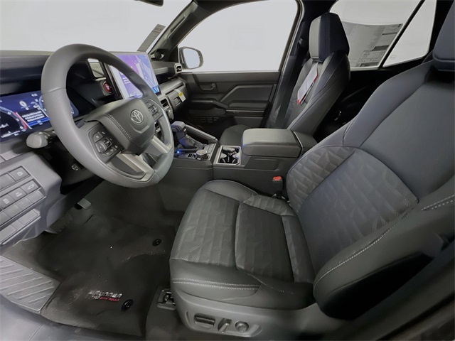 Vehicle image 14 of 33