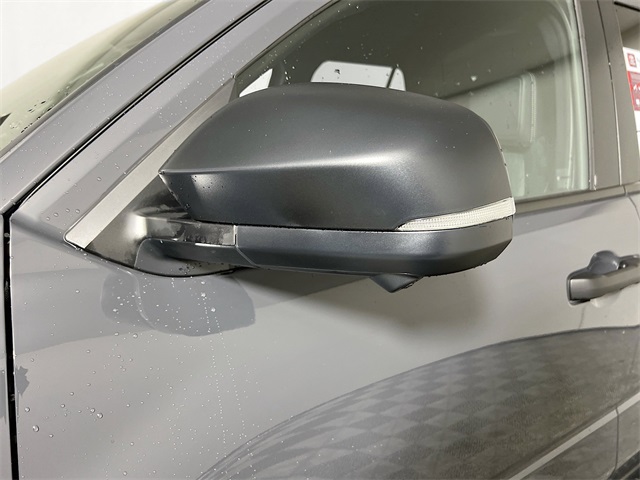 Vehicle image 23 of 33