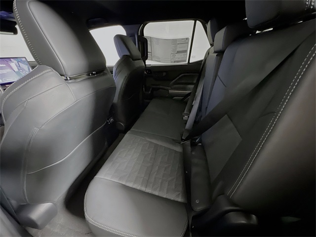Vehicle image 12 of 33