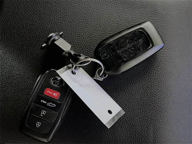 Vehicle image 27 of 33