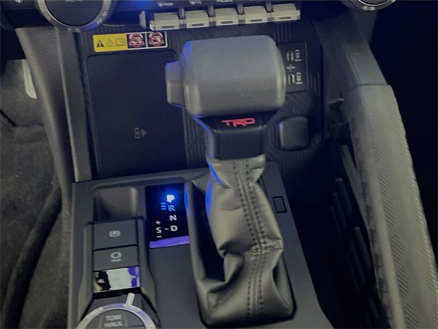 Vehicle image 32 of 33
