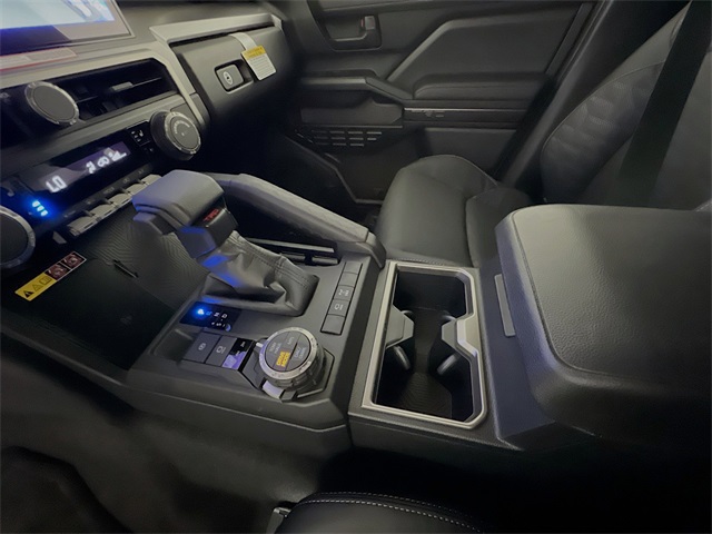 Vehicle image 21 of 33