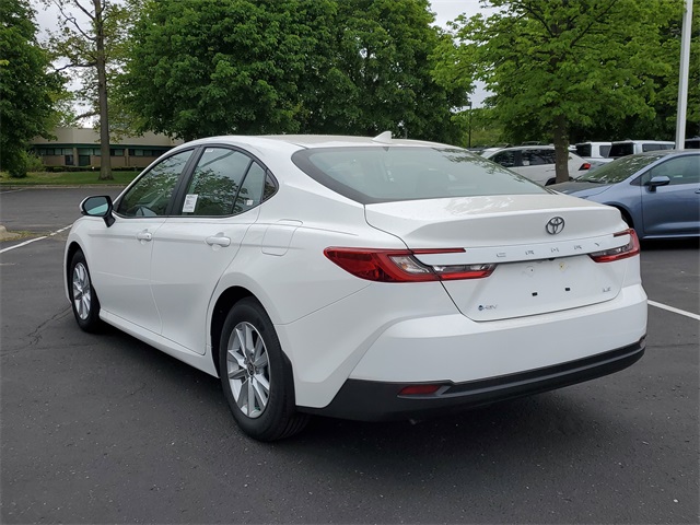 Vehicle image 5 of 34