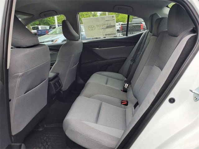 Vehicle image 8 of 34