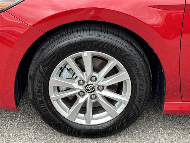 Vehicle image 10 of 26