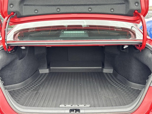 Vehicle image 11 of 26