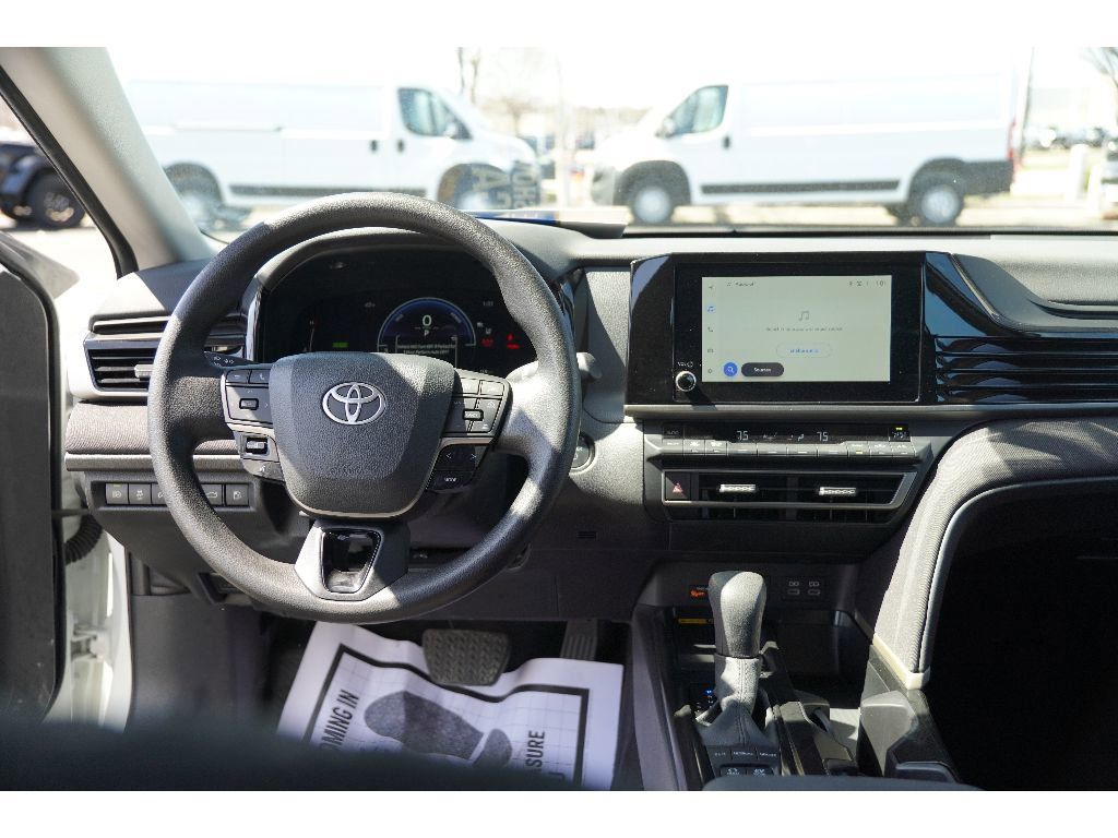 Vehicle image 11 of 23