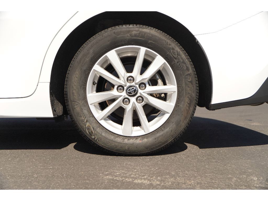 Vehicle image 6 of 23
