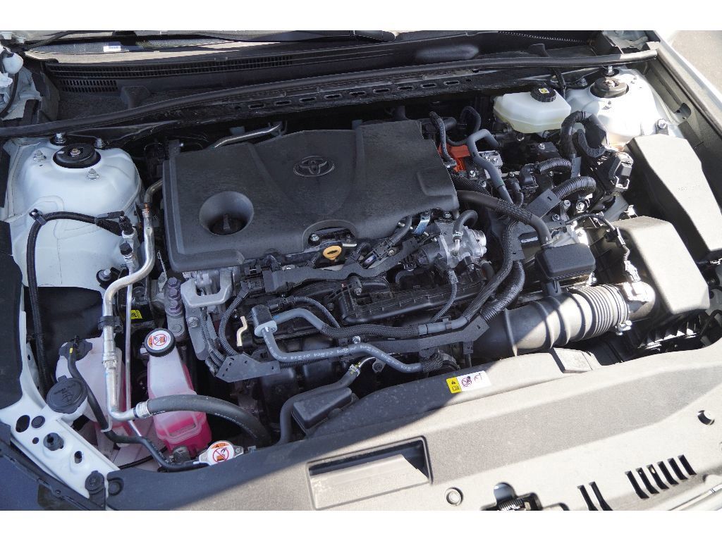 Vehicle image 18 of 23