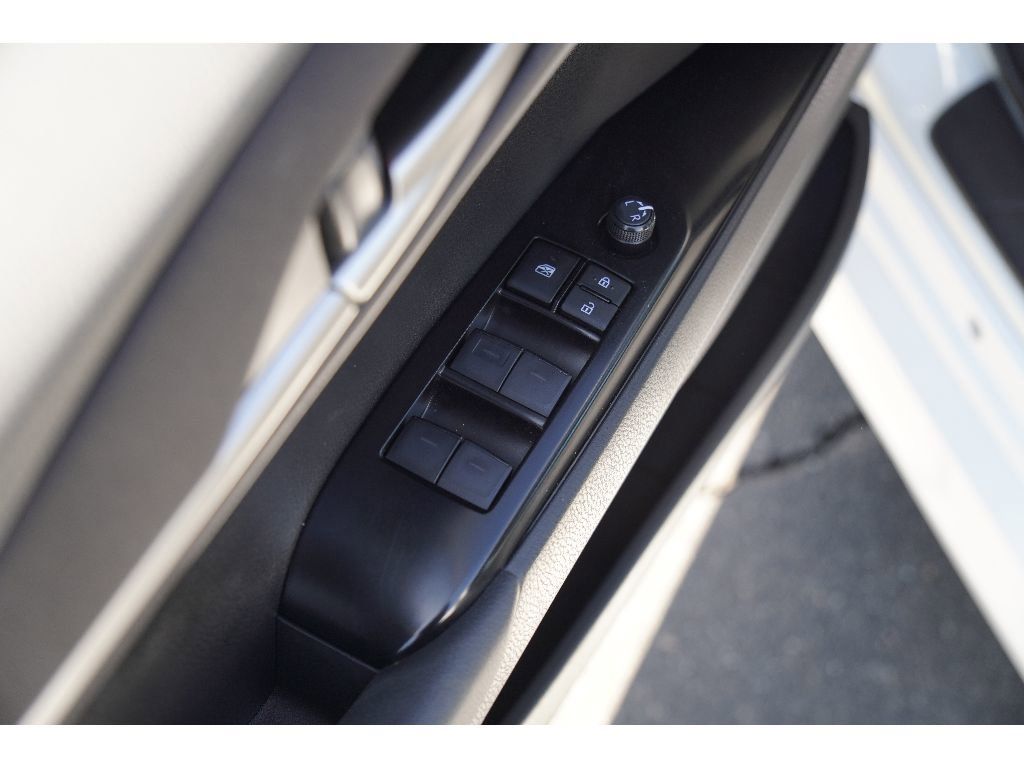 Vehicle image 12 of 23