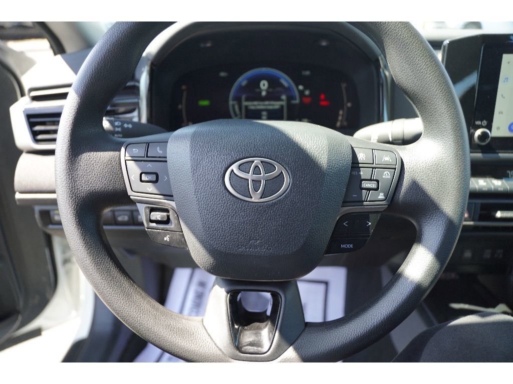 Vehicle image 13 of 23