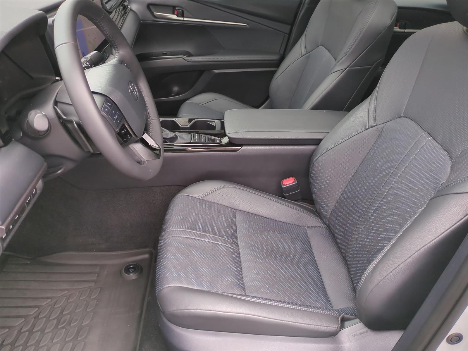 Vehicle image 16 of 37