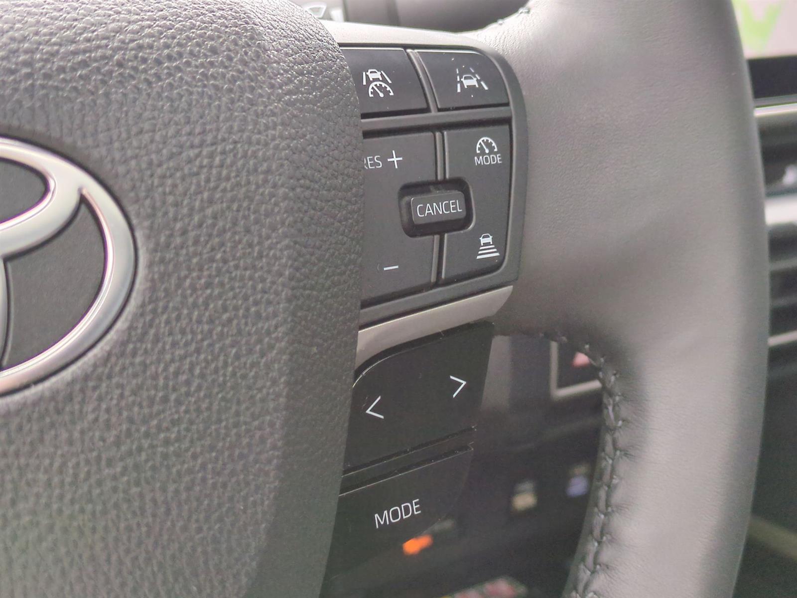 Vehicle image 26 of 37