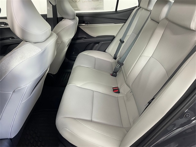 Vehicle image 5 of 7