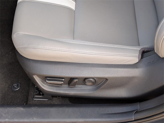 2025 Toyota Camry SE Image 23 of 33