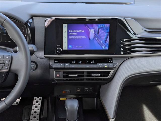 2025 Toyota Camry SE Image 19 of 33