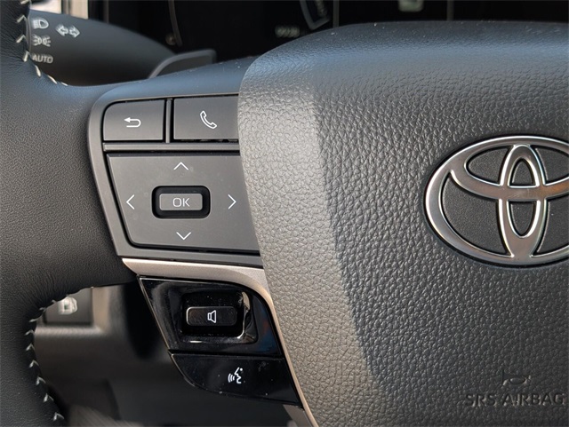 2025 Toyota Camry SE Image 25 of 33