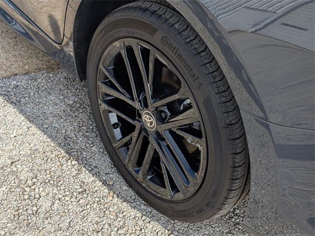 2025 Toyota Camry SE Image 7 of 33