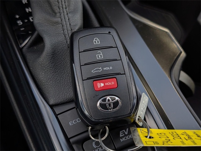 2025 Toyota Camry SE Image 24 of 33