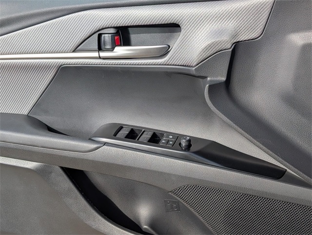 2025 Toyota Camry SE Image 22 of 33