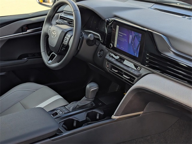 2025 Toyota Camry SE Image 13 of 33