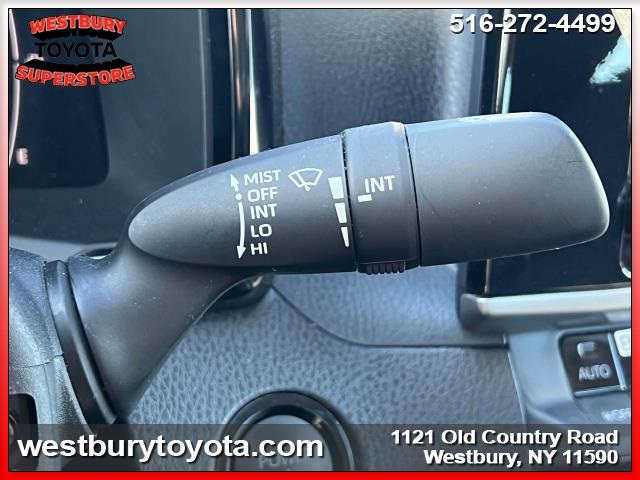 Vehicle image 27 of 34