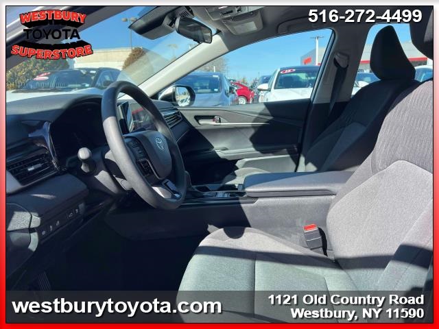 Vehicle image 19 of 34