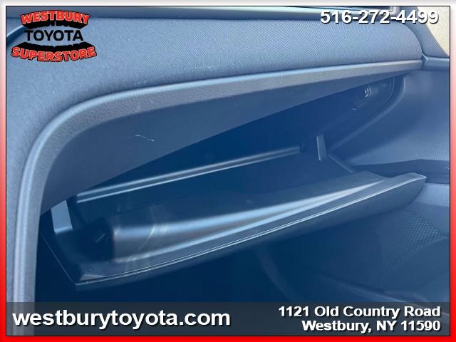 Vehicle image 31 of 34