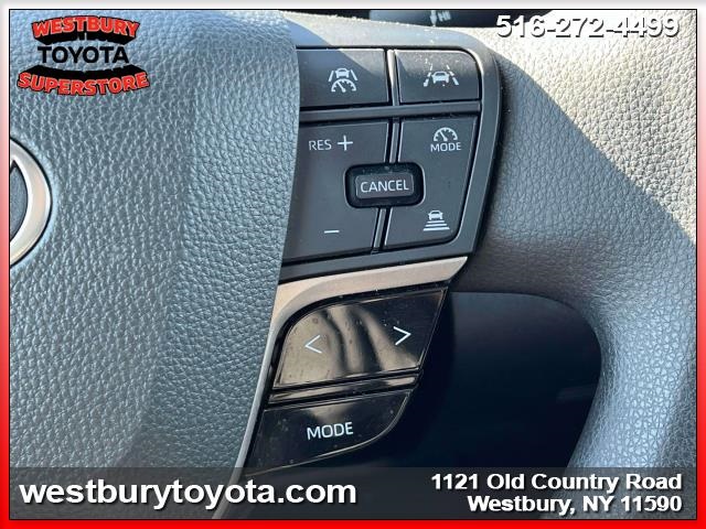 Vehicle image 25 of 34