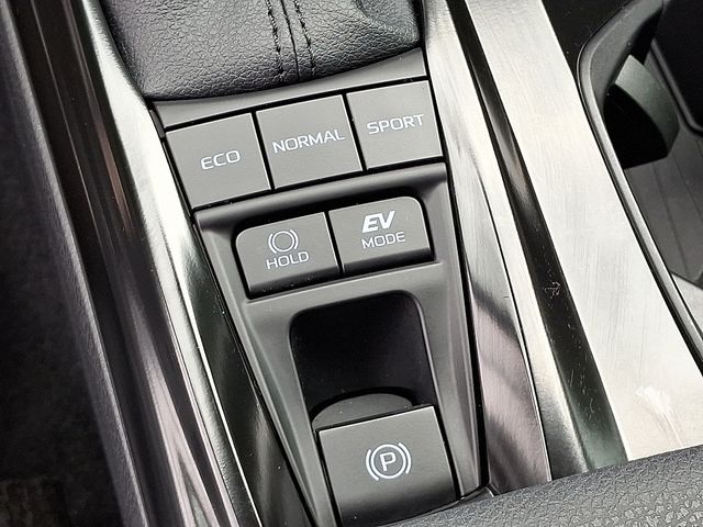 Vehicle image 25 of 41