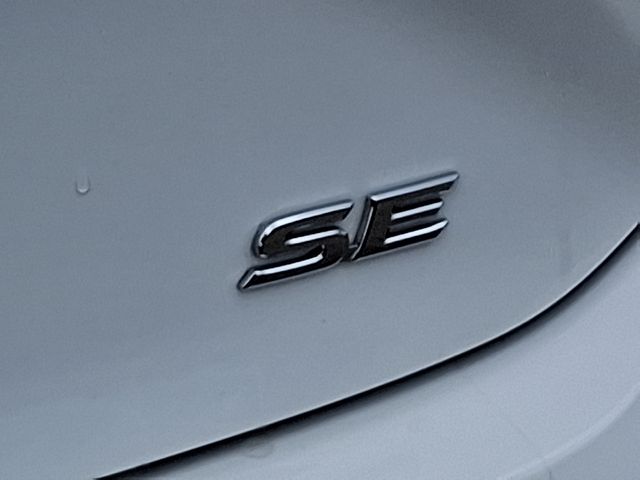 Vehicle image 35 of 41