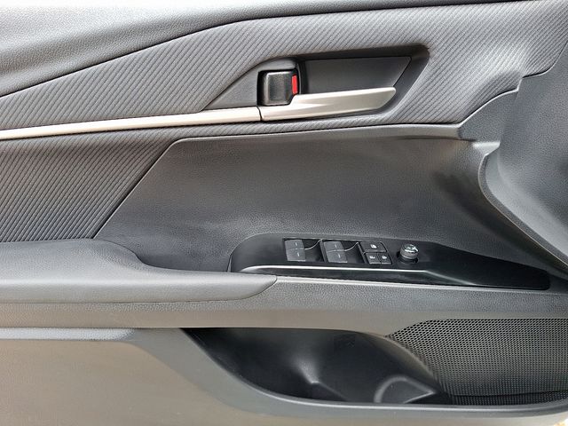 Vehicle image 13 of 41