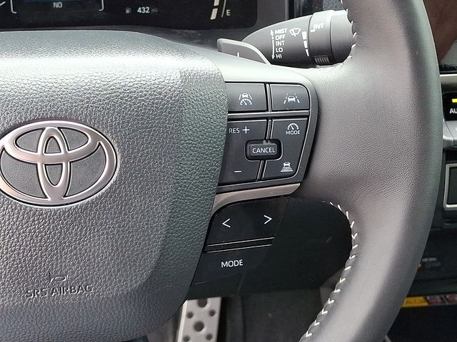 Vehicle image 23 of 41