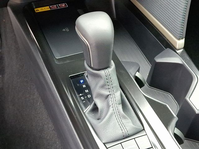 Vehicle image 15 of 41