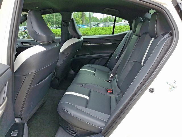 Vehicle image 11 of 41