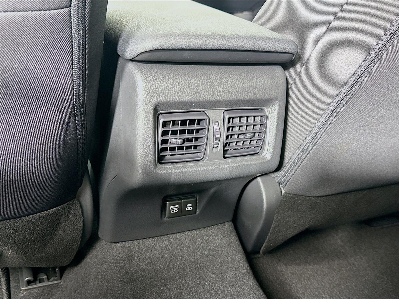 Vehicle image 40 of 45