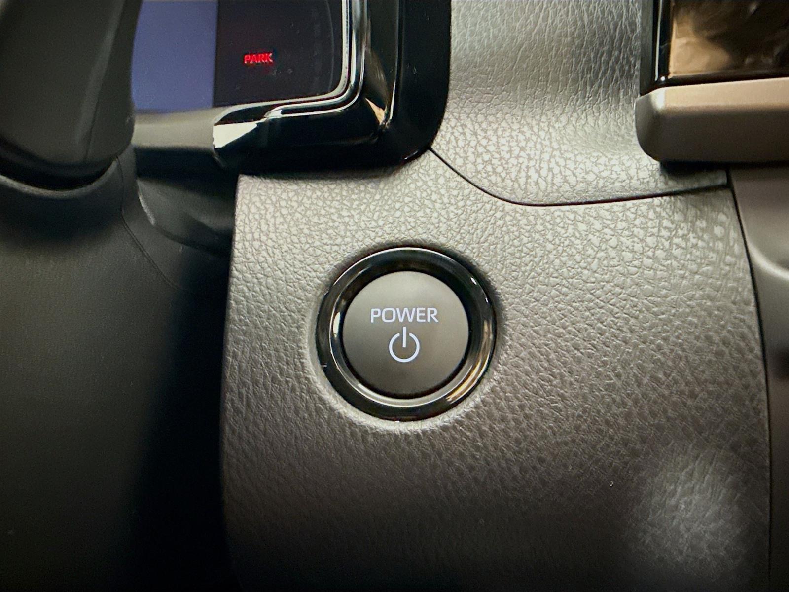 Vehicle image 31 of 45