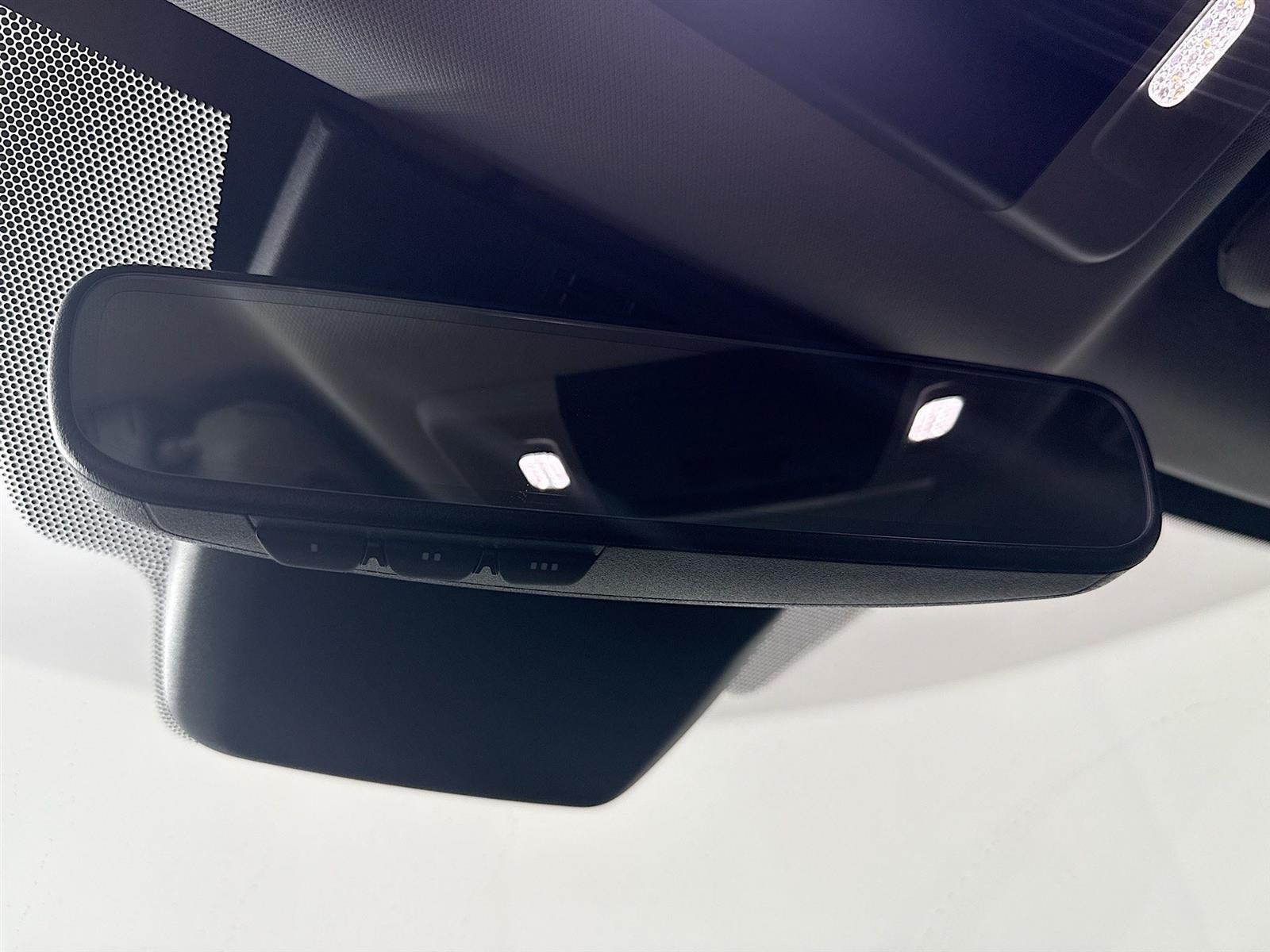 Vehicle image 22 of 45