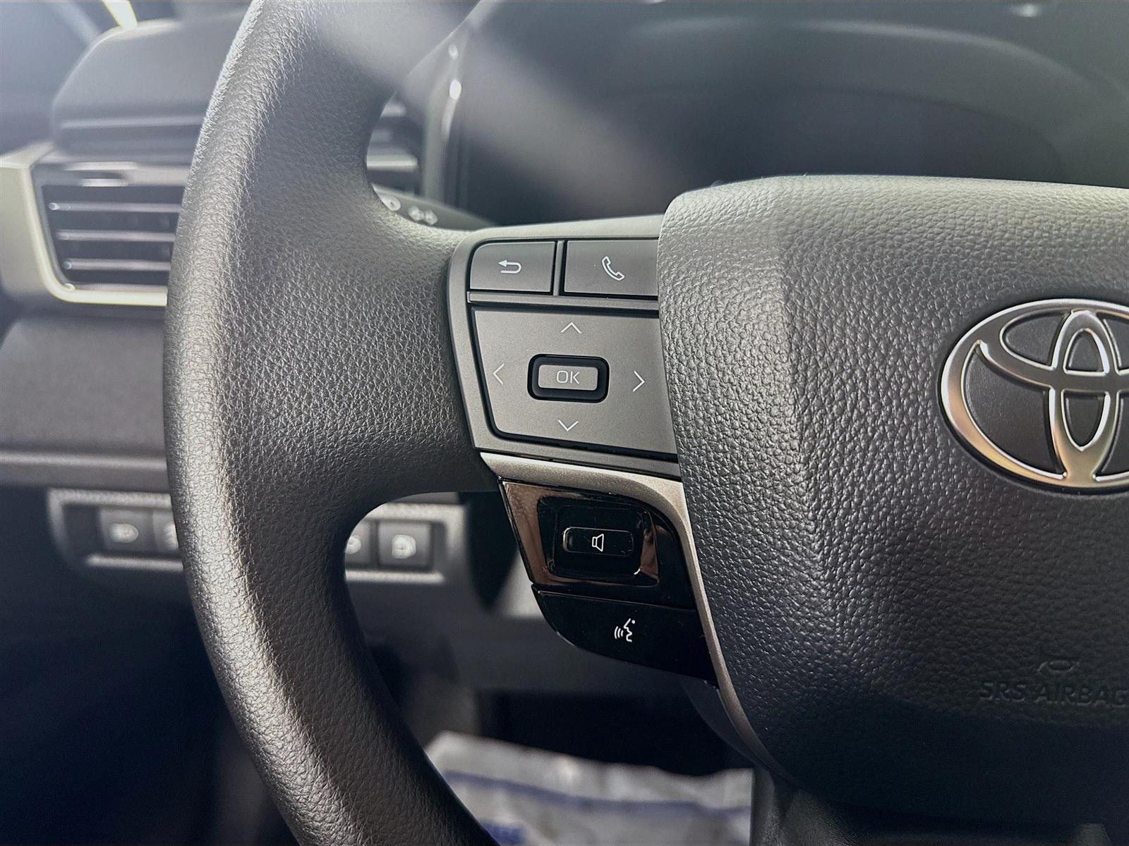 Vehicle image 18 of 45