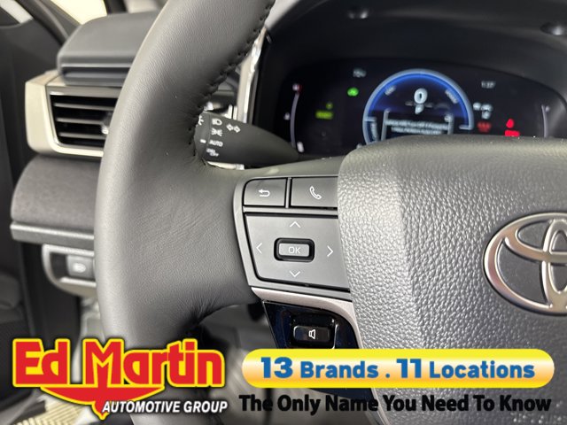 Vehicle image 70 of 92